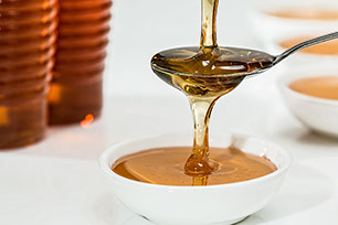 Apitherapy about honey